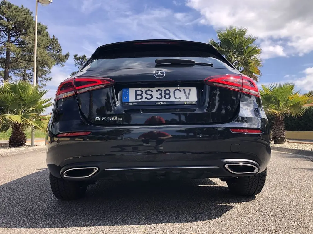 Mercedes-Benz A 250 e Progressive 4