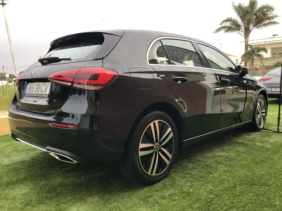 Mercedes-Benz A 250 e Progressive 3