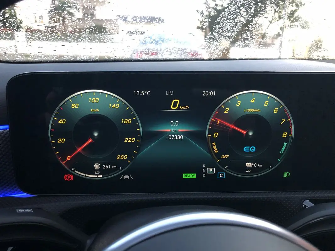 Mercedes-Benz A 250 e Progressive 24