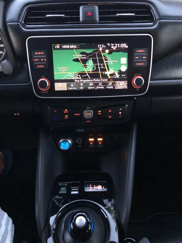 Nissan Leaf Tekna Two Tone 35