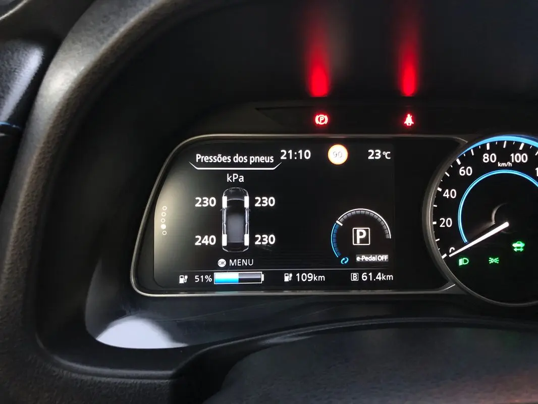 Nissan Leaf Tekna Two Tone 37