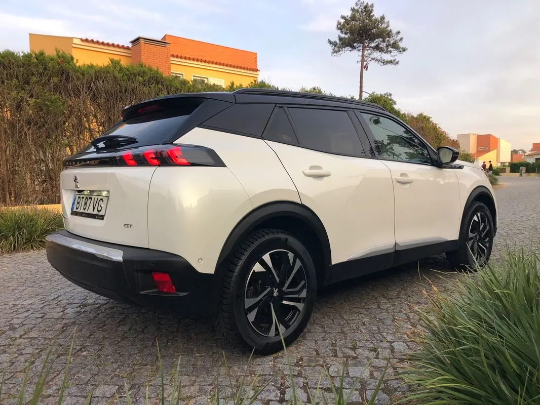 Peugeot e-2008 GT+ 3