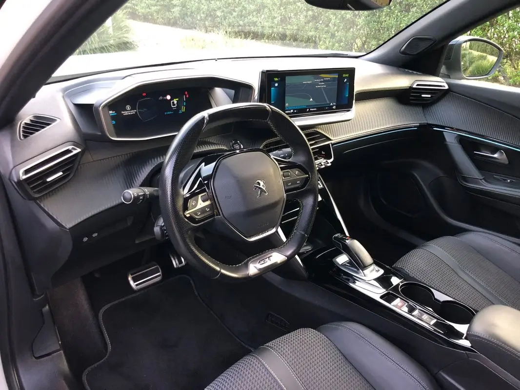 Peugeot e-2008 GT+ 5