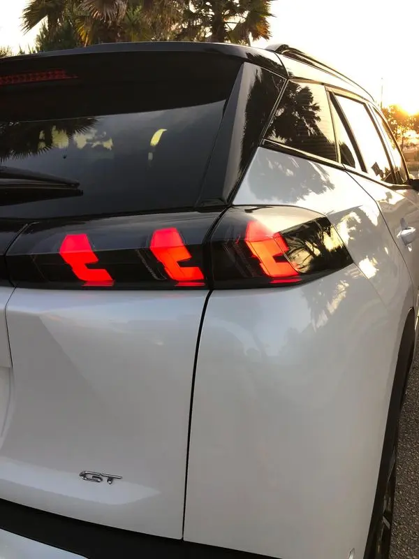 Peugeot e-2008 GT+ 26