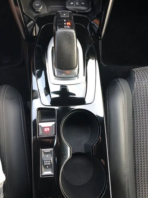 Peugeot e-2008 GT+ 25