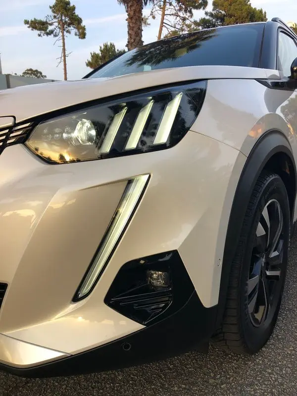 Peugeot e-2008 GT+ 27