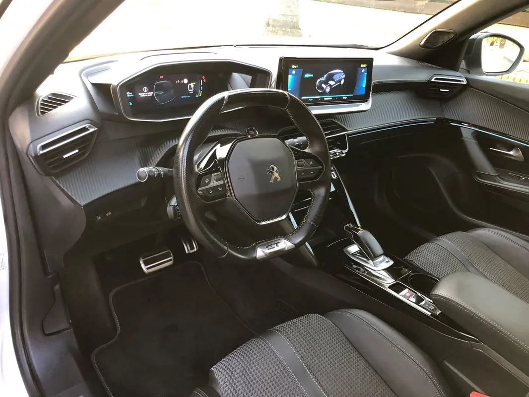 Peugeot e-2008 GT+ 30