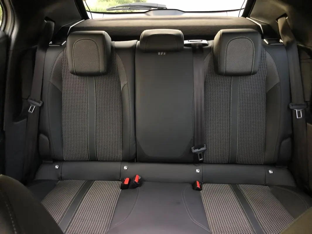 Peugeot e-2008 GT+ 41
