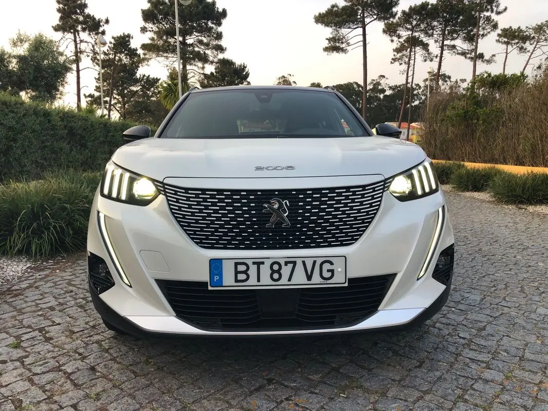 Peugeot e-2008 GT+ 47