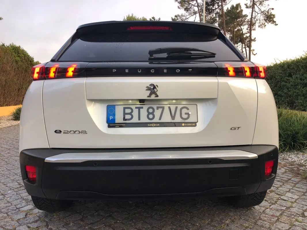 Peugeot e-2008 GT+ 48