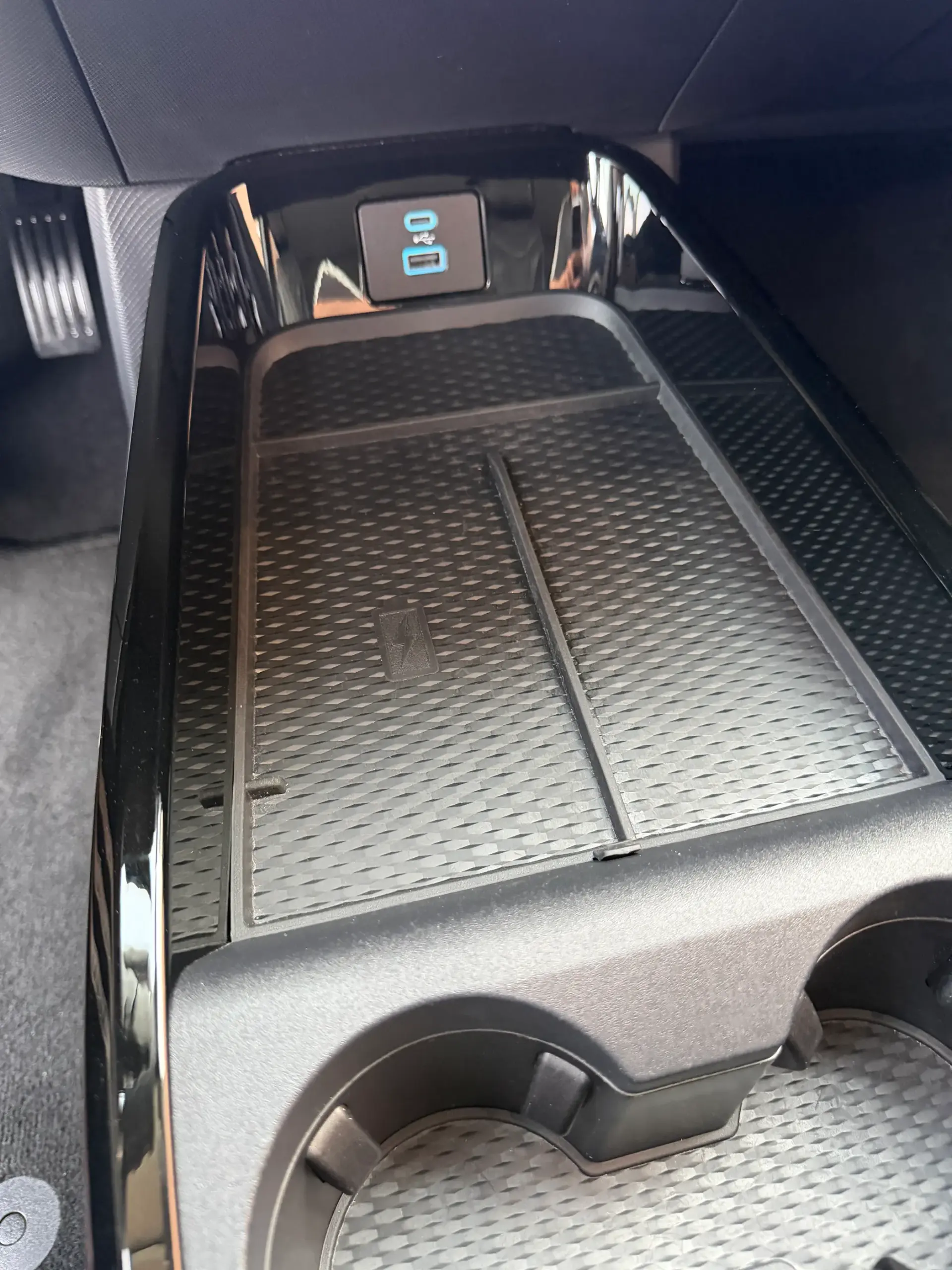 Ford Mustang Mach-E Standard • 75,7 kWh • 294 CV 12