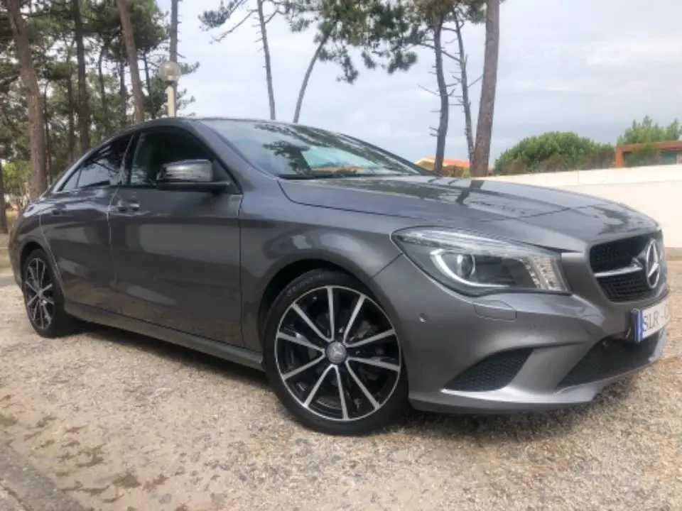 Mercedes-Benz CLA 180 CDI Urban • Pack Night • GPS • Revisões todas Marca • 1