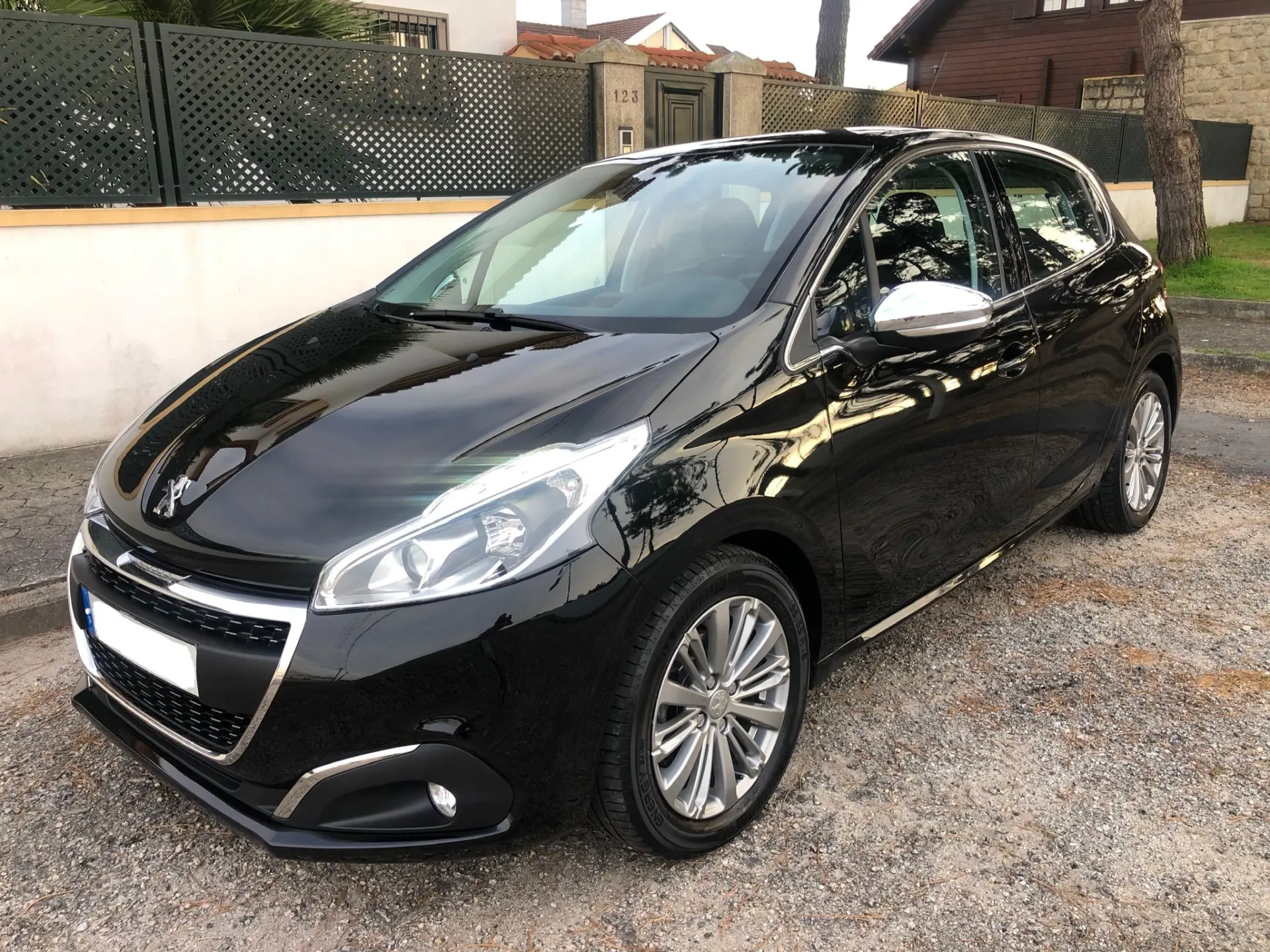 Peugeot 208 1.6 BlueHDi Allure Executive - 100 CV 1