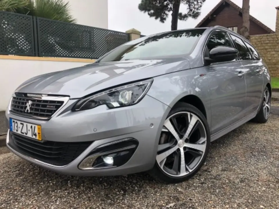 Peugeot 308 SW GT-LINE 1.6 Blue HDI • GPS • Estacionamento Automático • Câmera Marcha Atrás • Jantes 18” • Full LED 1