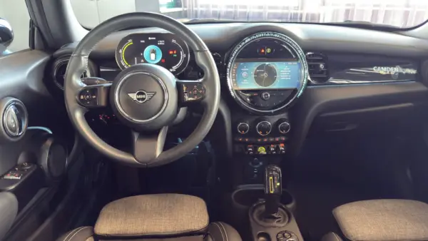 MINI 3 Portas Cooper SE Camden Edition 10