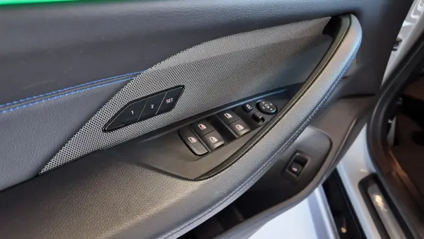 BMW i4 M50 Pack Desportivo M Pro 38