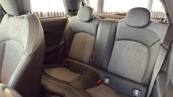 MINI 3 Portas Cooper SE Camden Edition 15