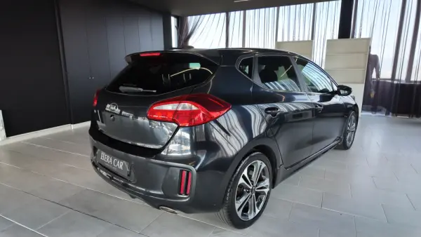 Kia Ceed 1.6 CRDi GT Line 17