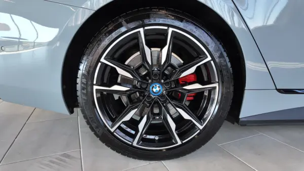 BMW i4 M50 Pack Desportivo M Pro 30