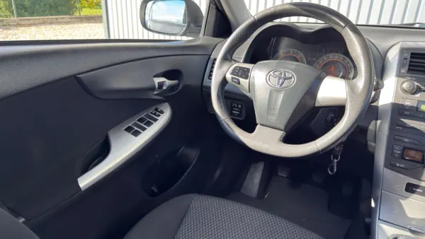 Toyota Corolla 1.4 D-4D 8