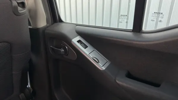 Nissan Navara 2.5 dCi 4WD 17