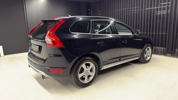 Volvo XC 60 2.0 D3 Drive R-Design 4