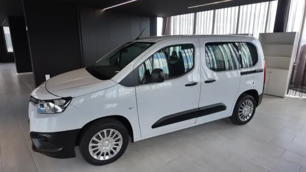 Toyota Proace City Verso 1.5D L1 Comfort 11
