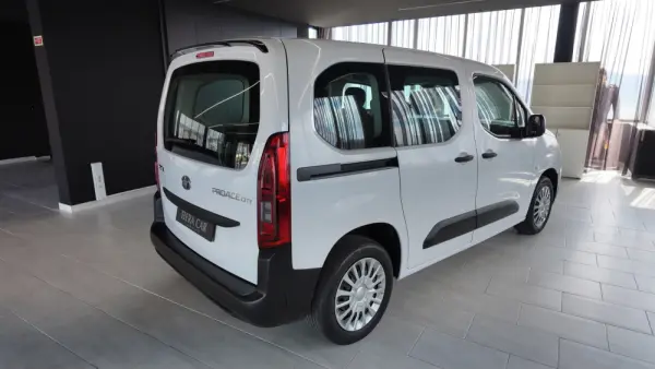 Toyota Proace City Verso 1.5D L1 Comfort 16