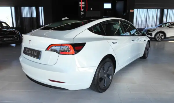 Tesla Model 3 Standard Range Plus RWD 8