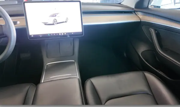 Tesla Model 3 Standard Range Plus RWD 16