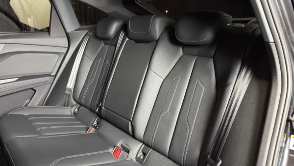 Audi Q4 Sportback e-tron 40 82 KWH Design Deluxe 19