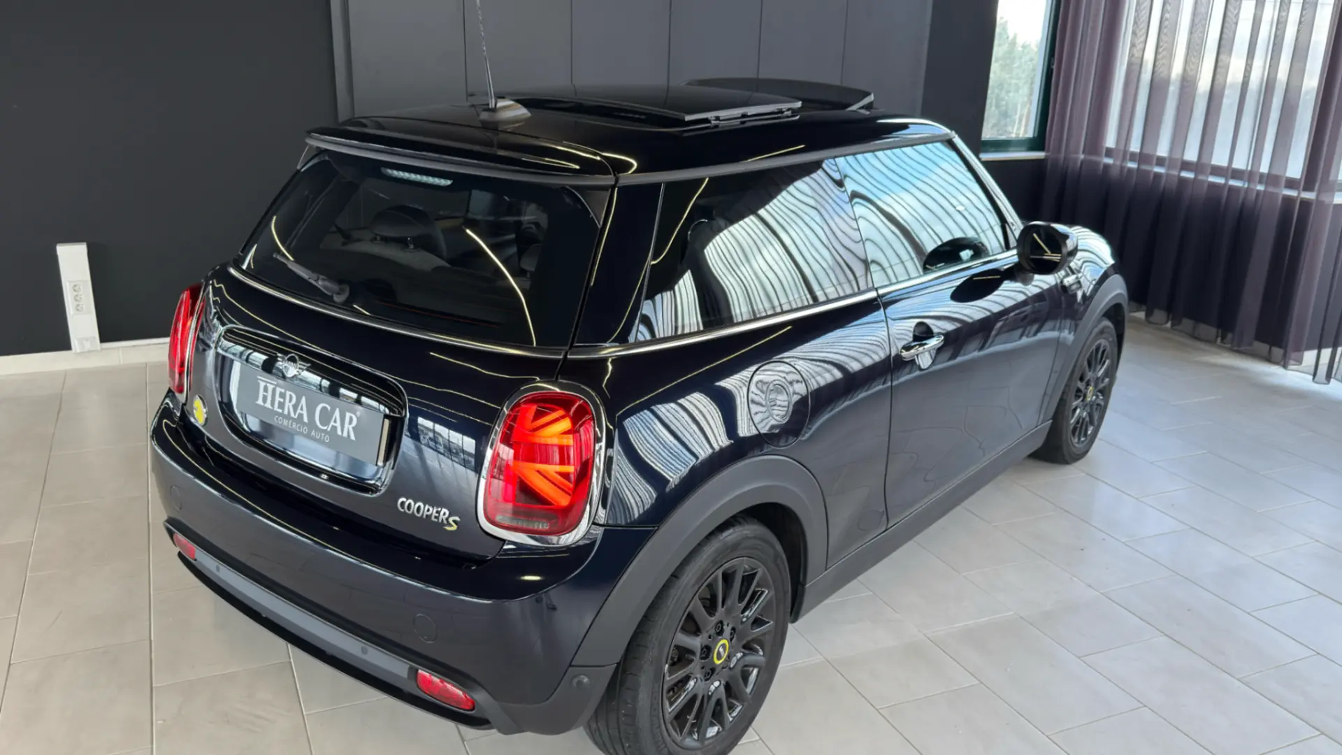 MINI 3 Portas Cooper SE Camden Edition 6