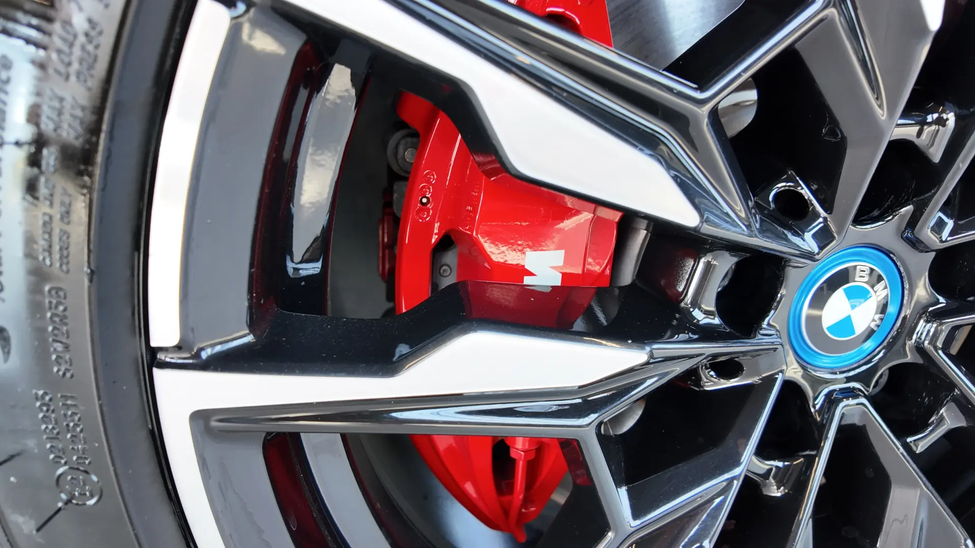 BMW i4 M50 Pack Desportivo M Pro 31