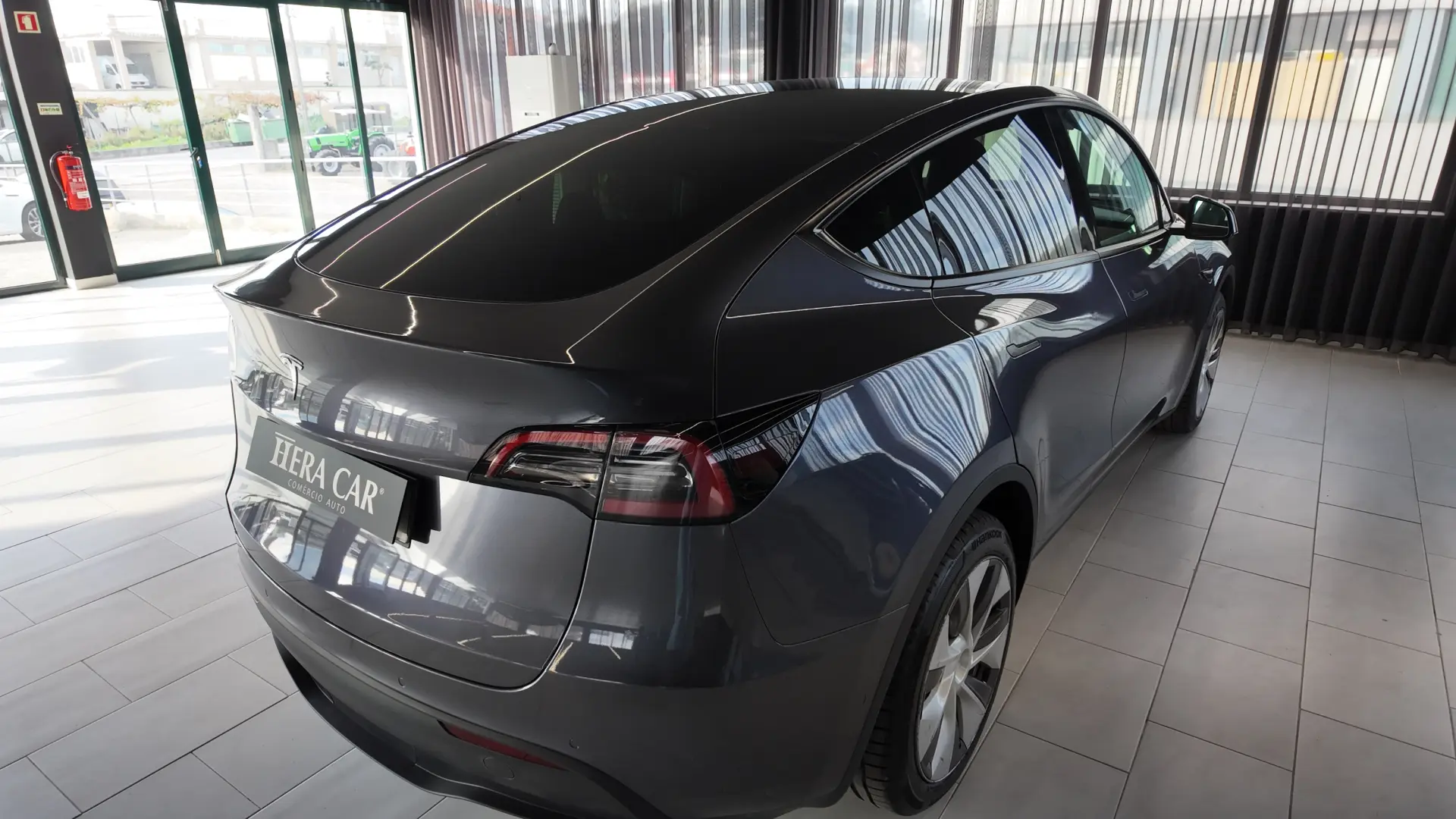 Tesla Model Y Long Range Tração Integral Premium 8