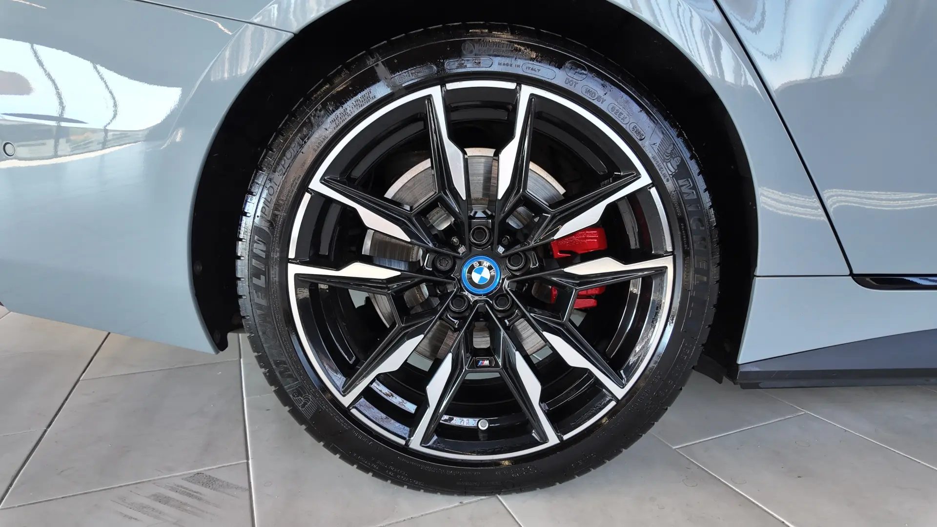 BMW i4 M50 Pack Desportivo M Pro 30