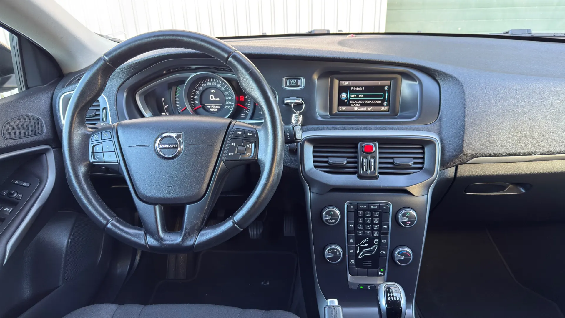 Volvo V40 2.0 D2 Momentum 11