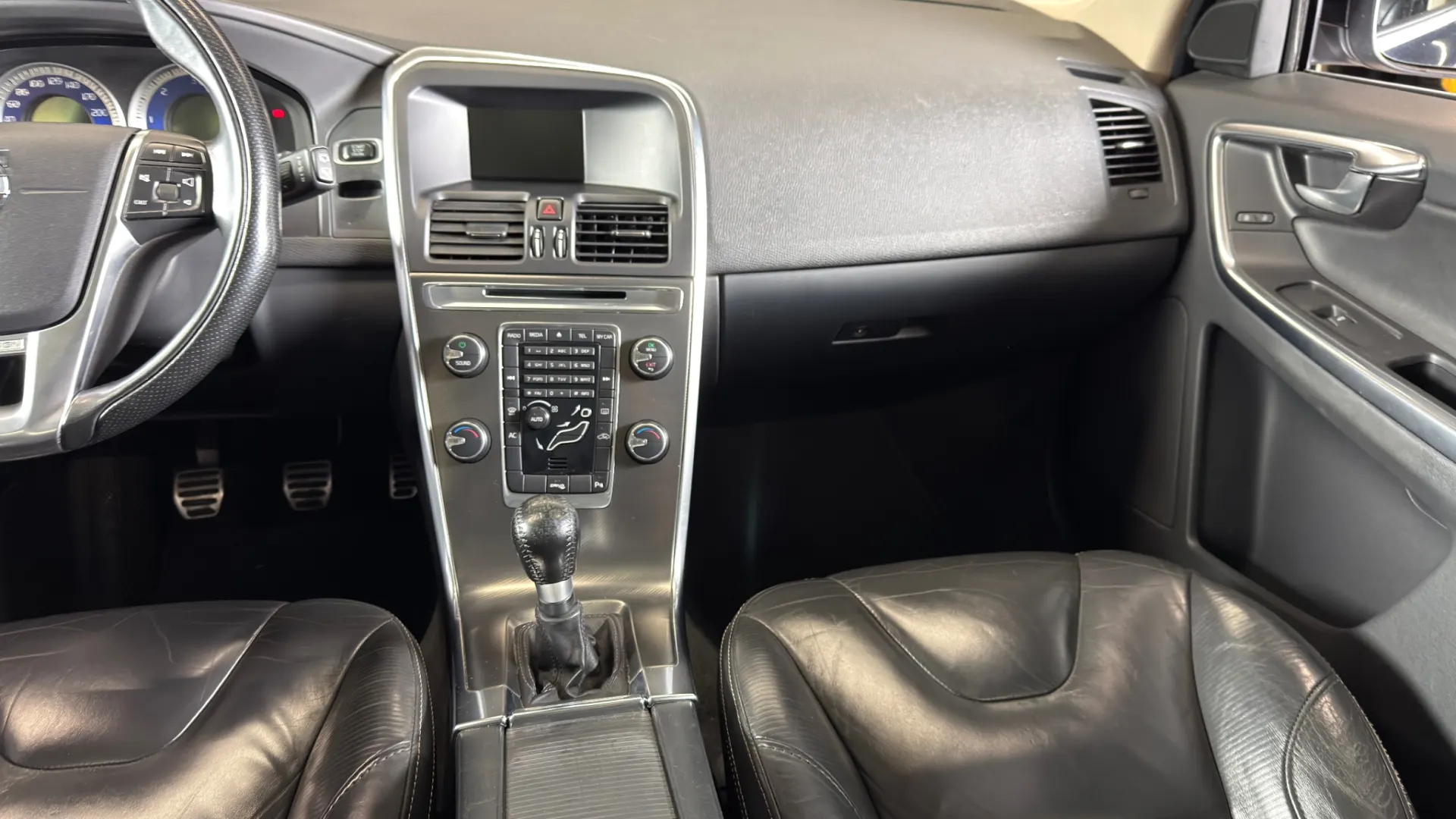 Volvo XC 60 2.0 D3 Drive R-Design 7