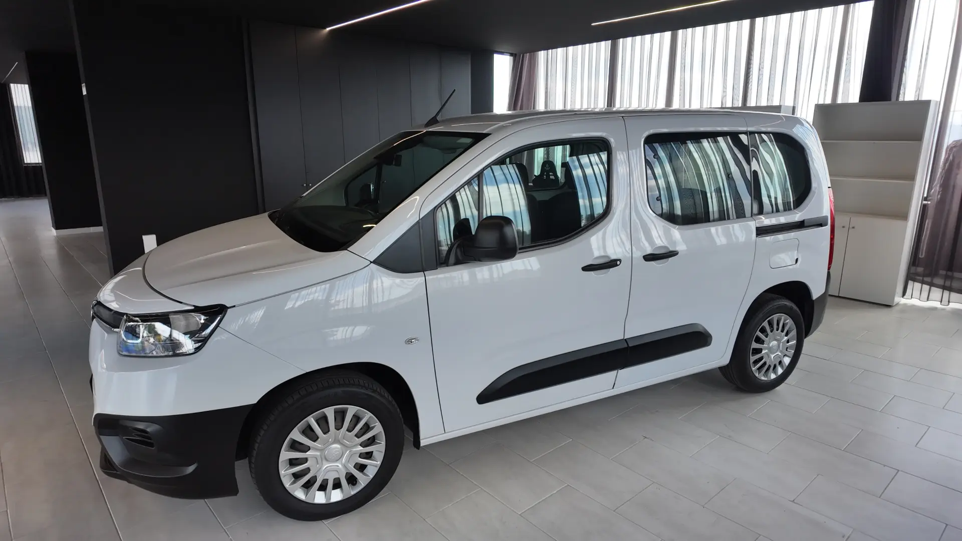 Toyota Proace City Verso 1.5D L1 Comfort 11