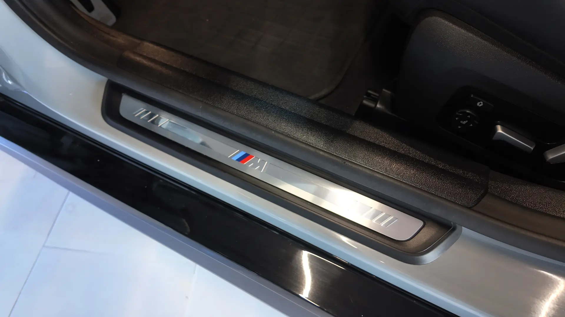 BMW i4 M50 Pack Desportivo M Pro 33