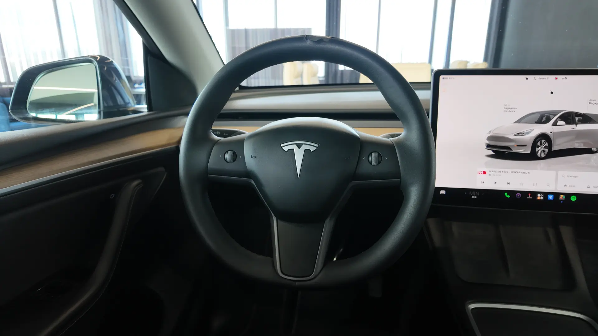 Tesla Model Y Long Range Tração Integral Premium 18
