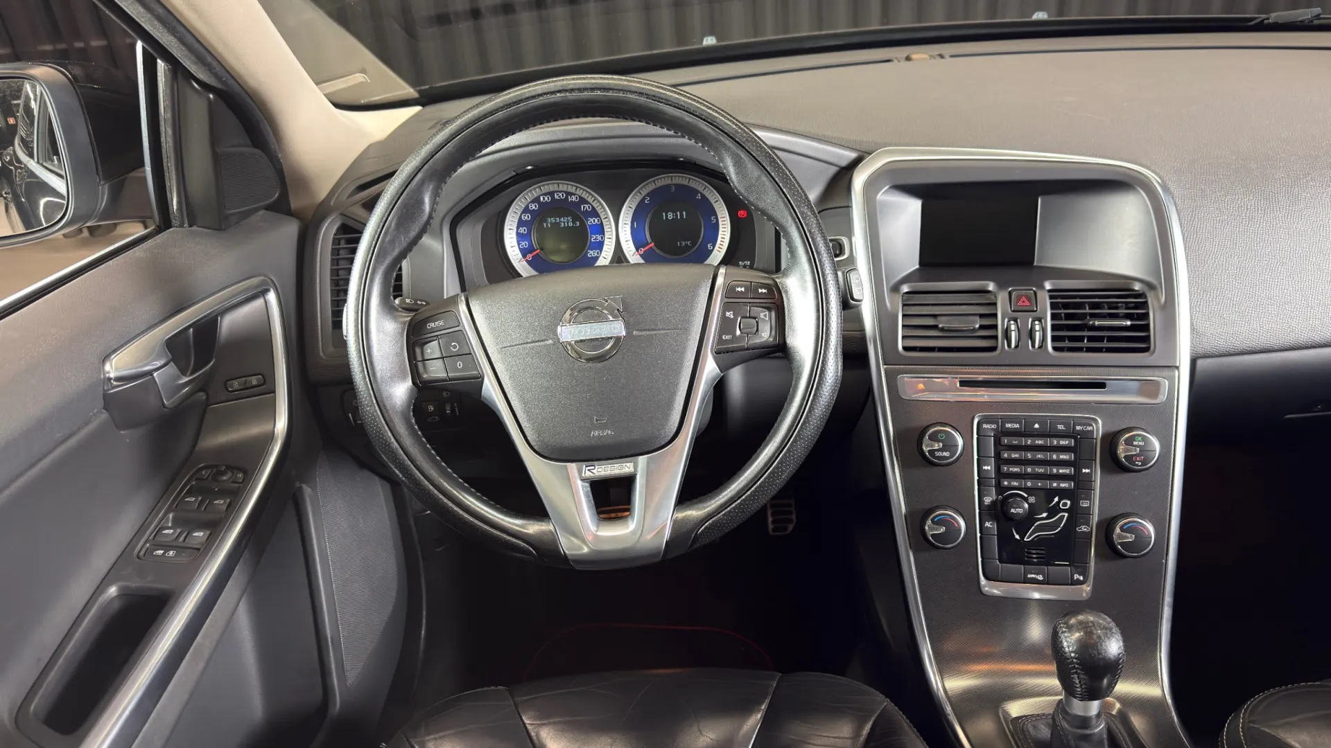 Volvo XC 60 2.0 D3 Drive R-Design 6