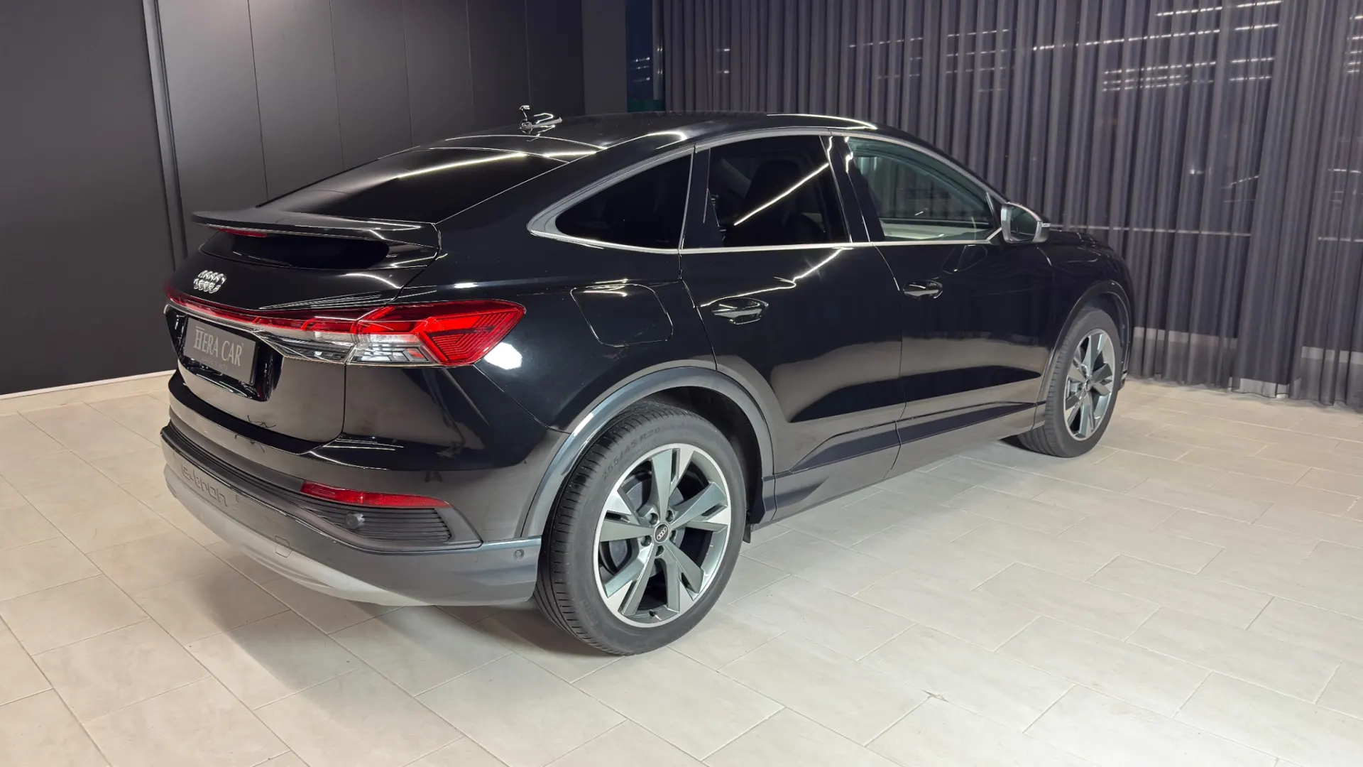 Audi Q4 Sportback e-tron 40 82 KWH Design Deluxe 12