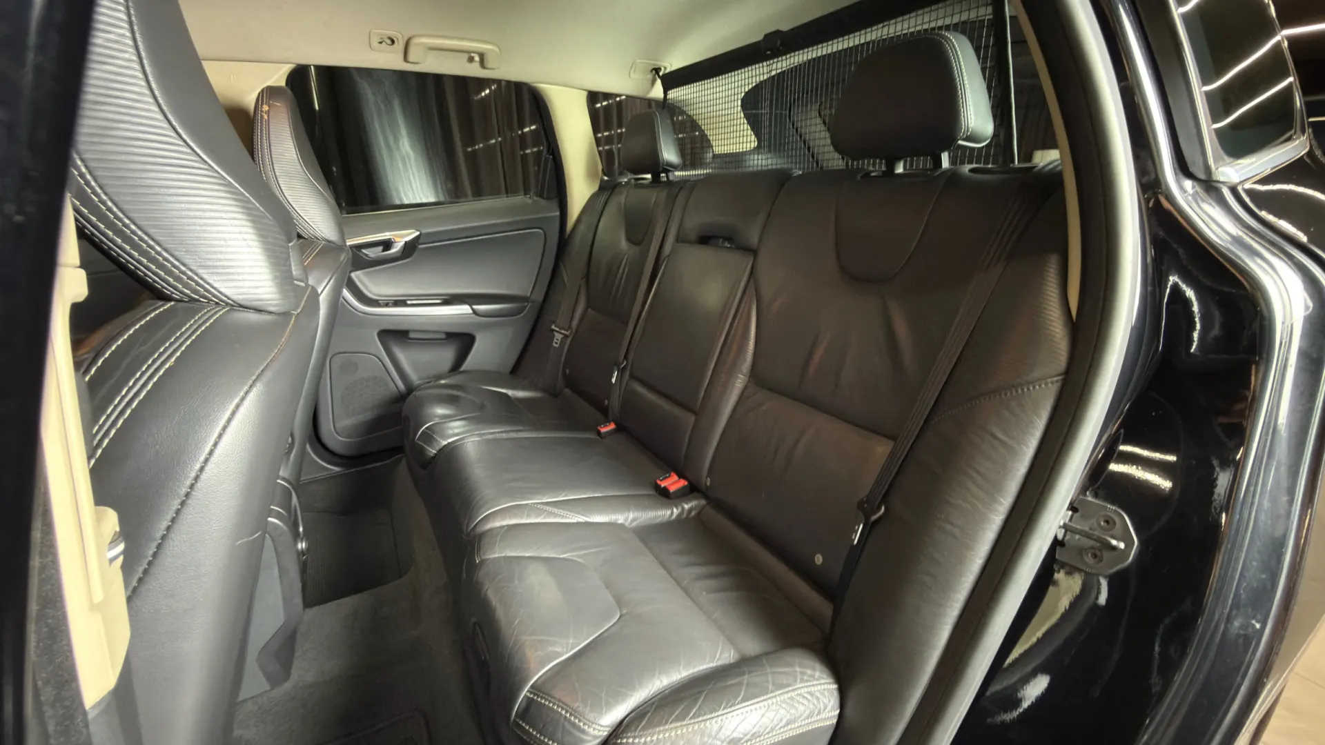 Volvo XC 60 2.0 D3 Drive R-Design 9