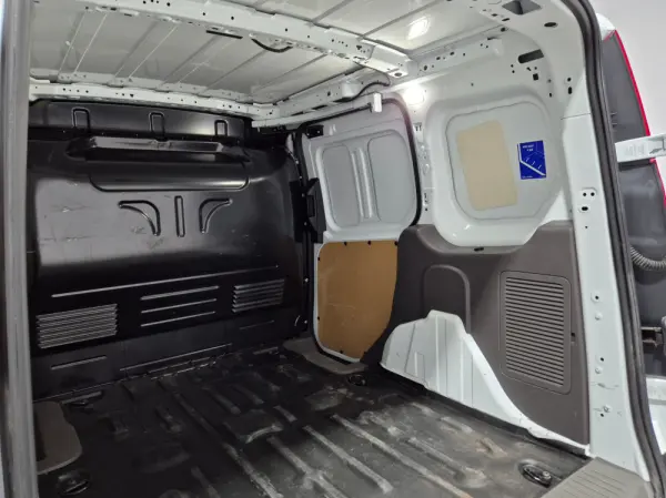 Ford Transit Connect Outro 12