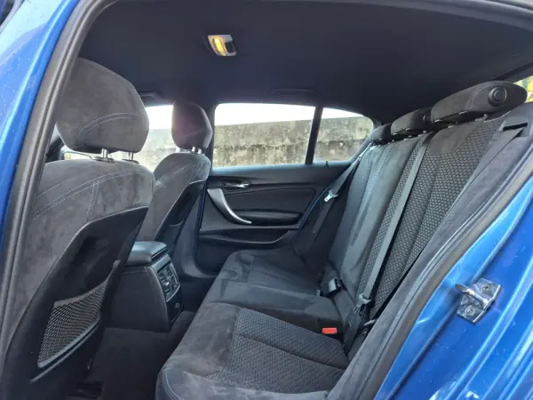 BMW 118 d Pack M 13