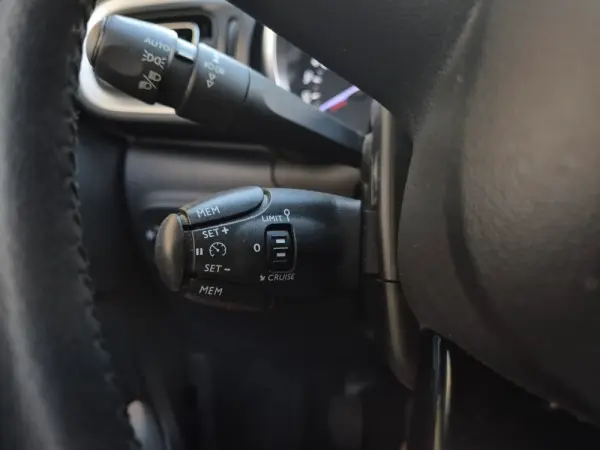 Citroen C3 1.2 PureTech Shine 24