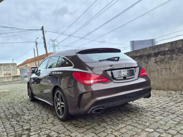 Mercedes-Benz CLA 200 d Shooting Brake AMG Line Aut. 3