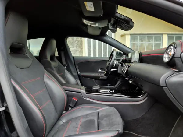 Mercedes-Benz CLA 250 e Shooting Brake AMG Line 12
