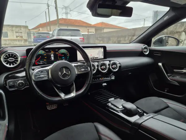 Mercedes-Benz CLA 250 e Shooting Brake AMG Line 16