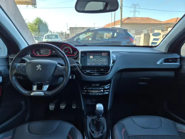 Peugeot 2008 1.6 BlueHDi GT Line 17